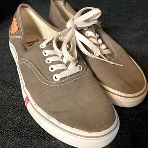 Levi’s grey canvas sneakers